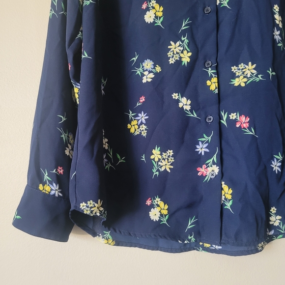 Banana Republic Classic Fit Floral Button Doen Top Size Medium Navy Blue - Picture 3 of 9